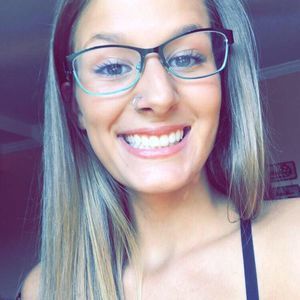 Meet your Posher, Adrianna